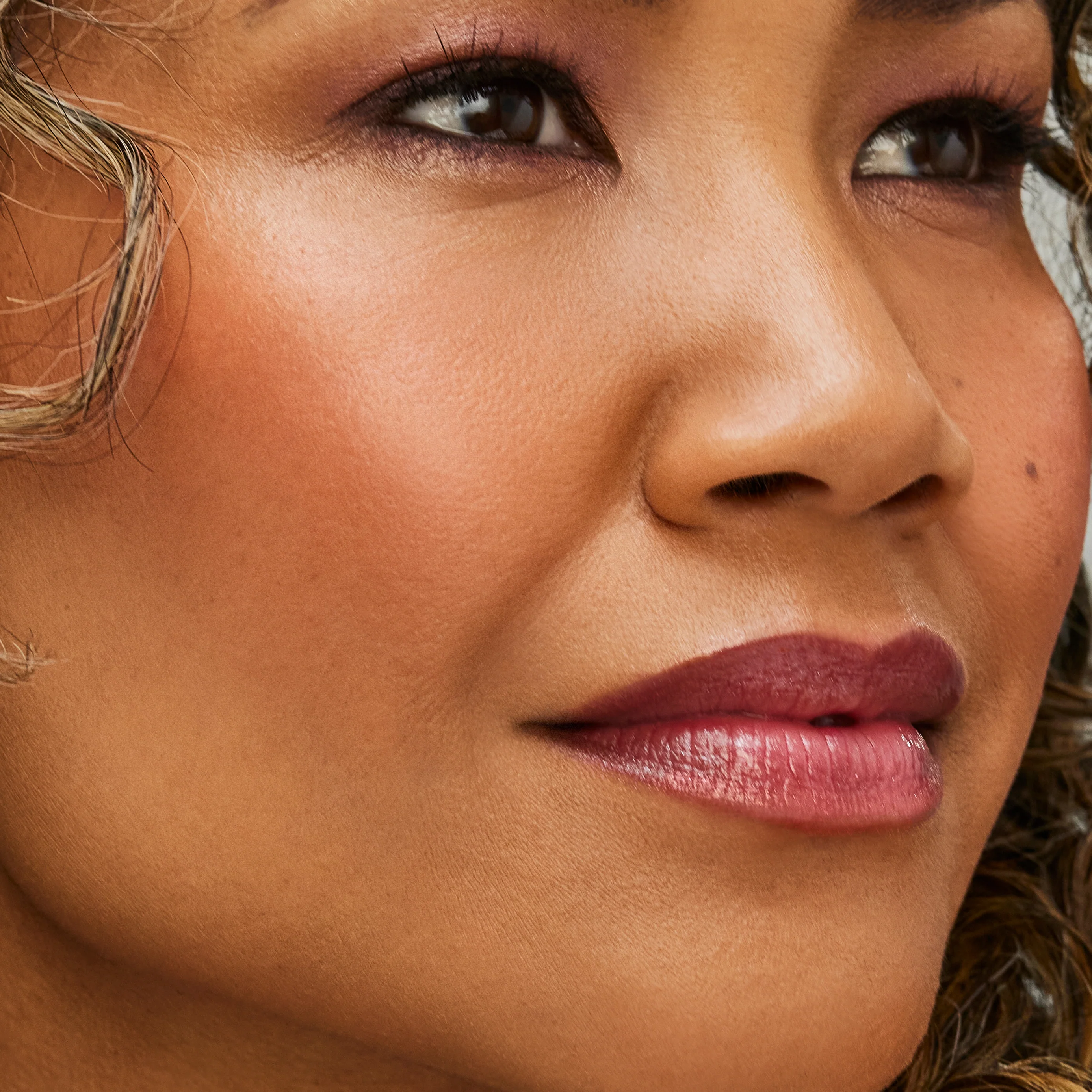 Glow Time® Bronzer Stick - Image 9